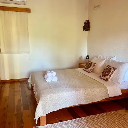 Helios House בית נופש