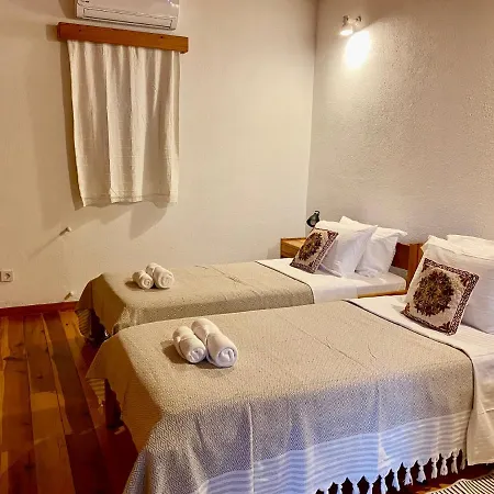Helios House בית נופש *