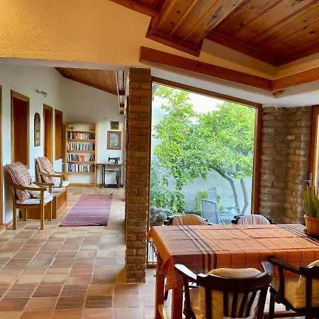 Helios House בית נופש *