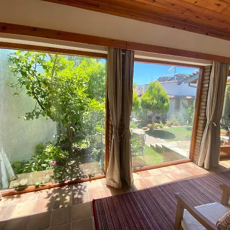 Helios House סלצ'וק