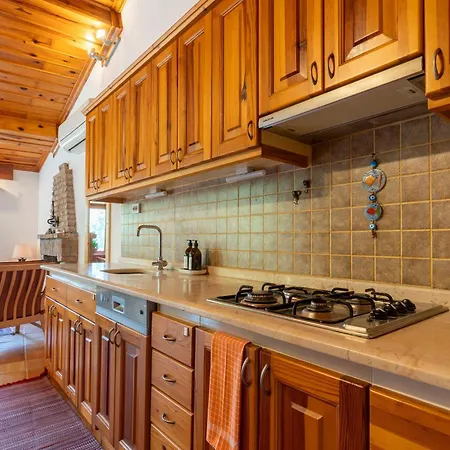 בית נופש Helios House סלצ'וק
