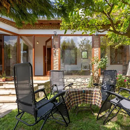 Helios House בית נופש *